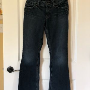 Silver Suki Women’s Boot Cut Jeans. Waist 30 Length 32. Excellent condition!!